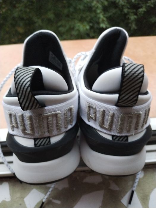 Vând adidași Puma originali