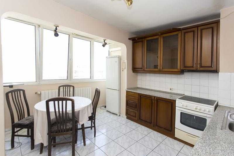 Тристаен имот в Надежда 2