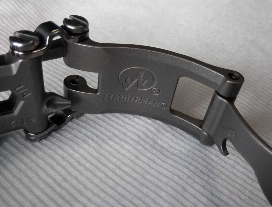 Мультитул браслет Leatherman Tread Multi-Tools 831998 верcия для США