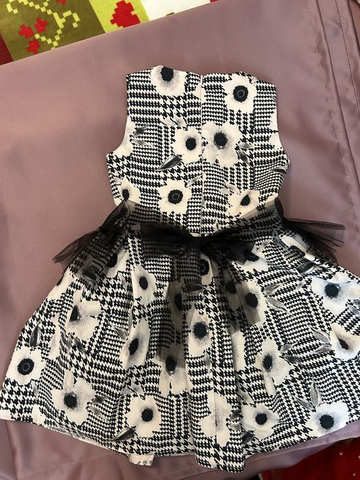 Официална рокля за 6-7 годишно момиче рр 122