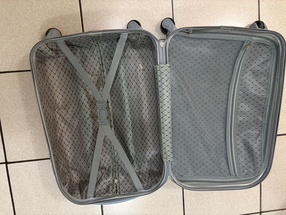 Куфар със заключване