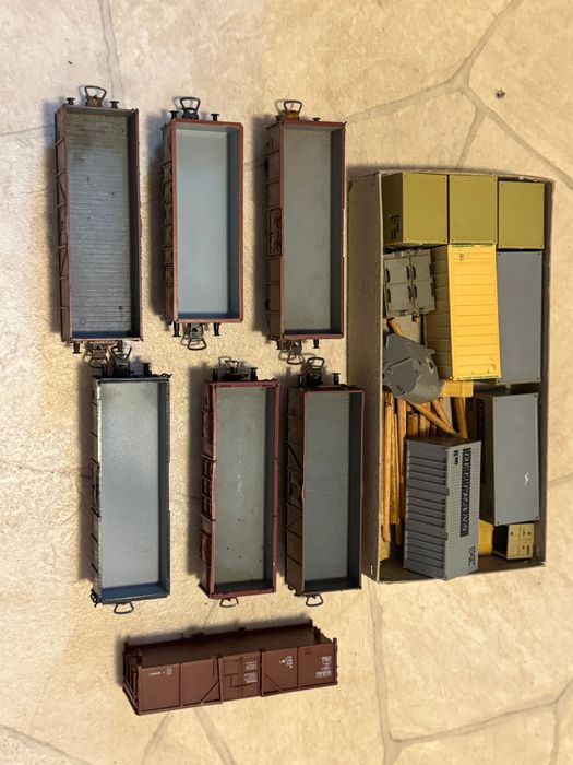 Lot vagoane Piko plus mini accesorii
