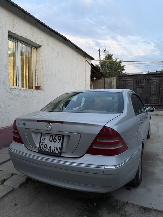Mercedes-Benz С 240