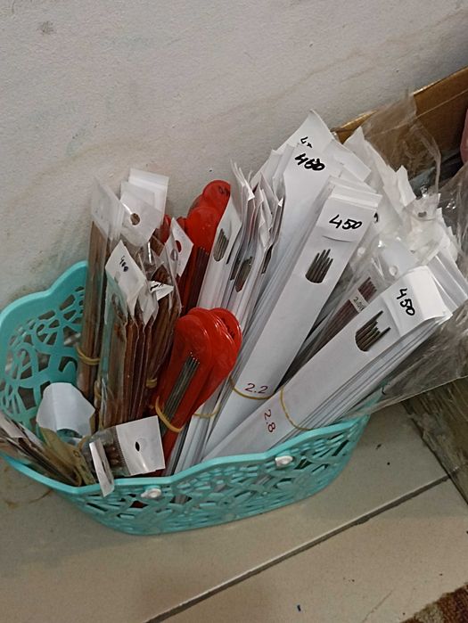 Спицы, крючки для вязания