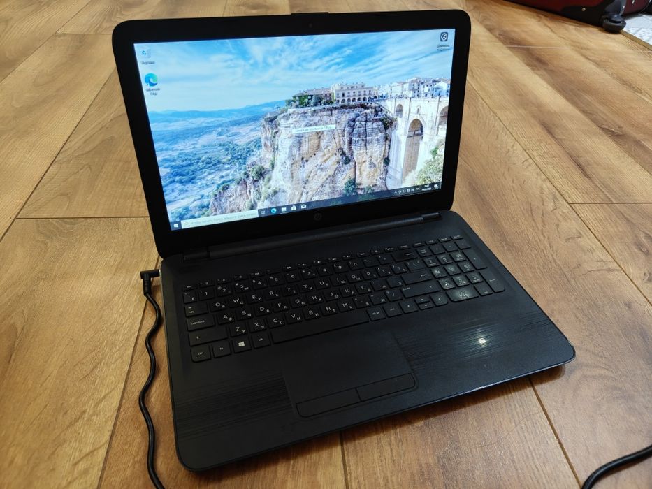 Офисный ноутбук HP 15