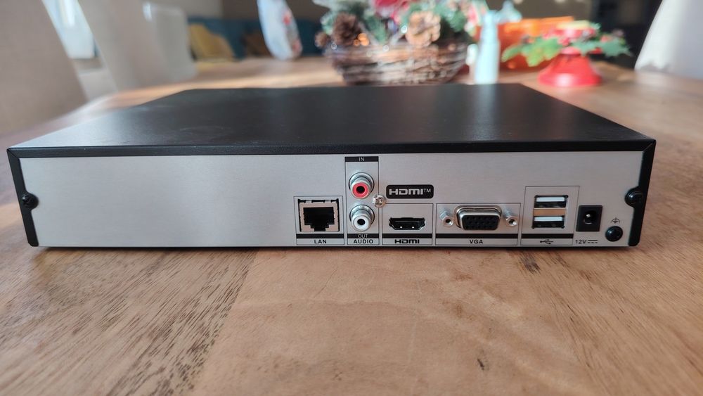 HIKVISION 4-канален nvr