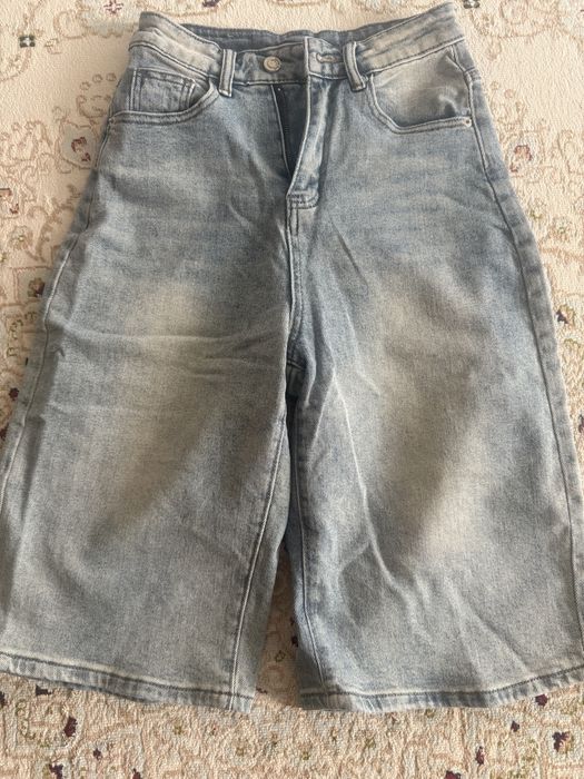 Продам джинсовые шорты