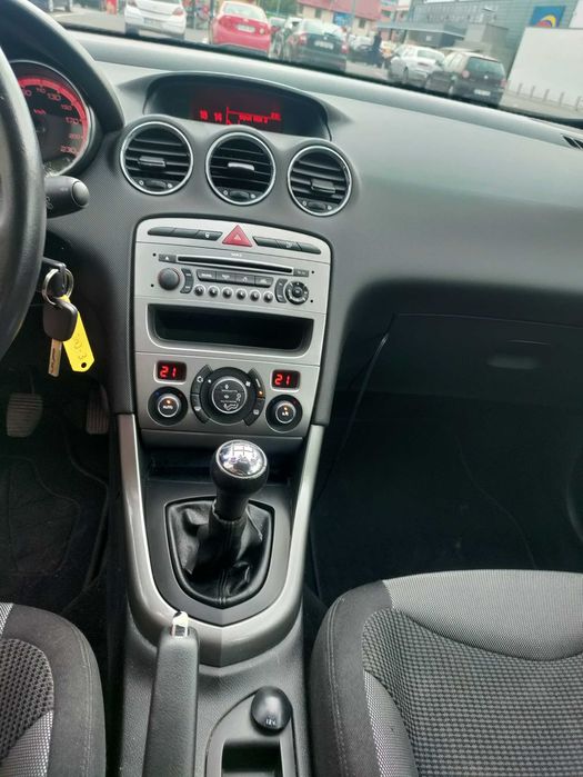 Vand Peugeot 308, motor 1.6 benzina, 2008