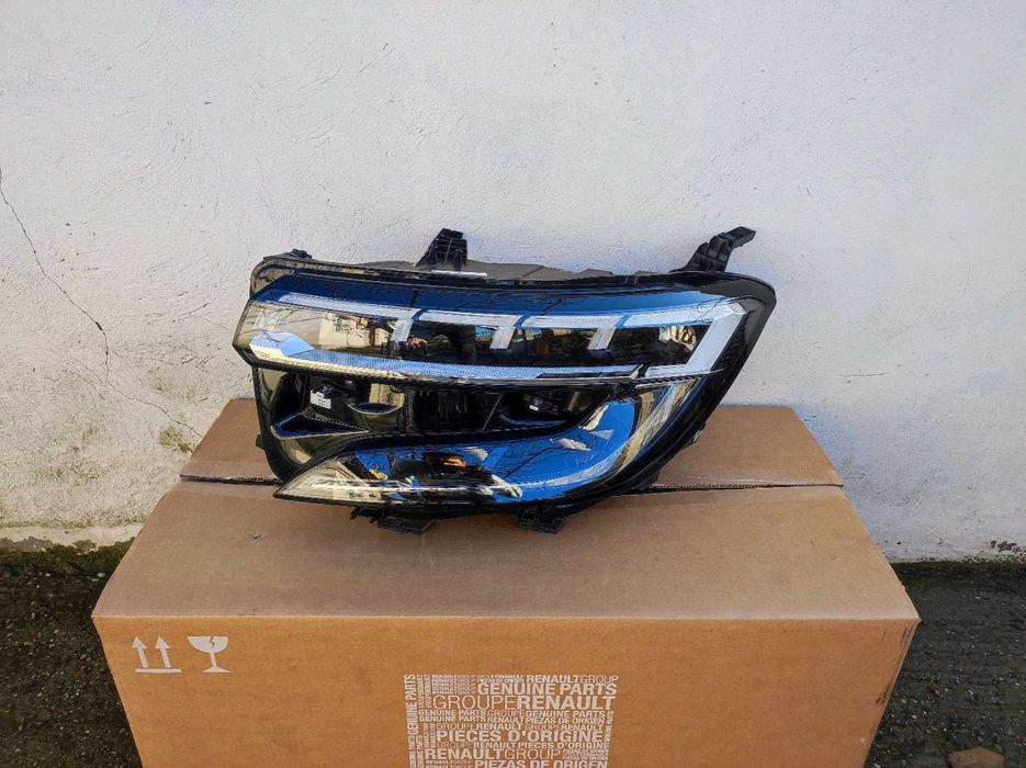 Far stanga Renault Austral original IMPECABIL