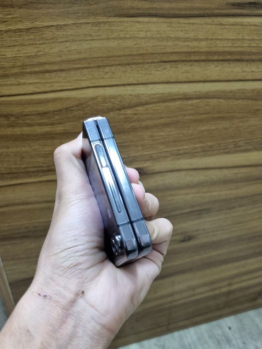 Samsung galaxy z flip 5  5G 8/512gb 2ta simkartali