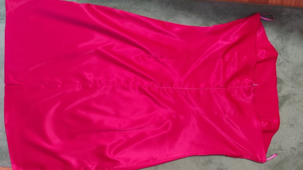 Розова рокля без ръкави