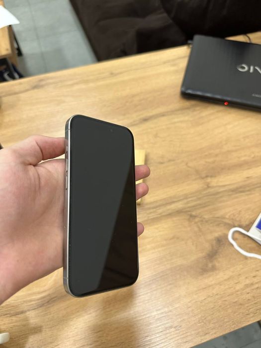 Iphone 15 pro 128 78 yomkst ayrboshlashga 15 max ga