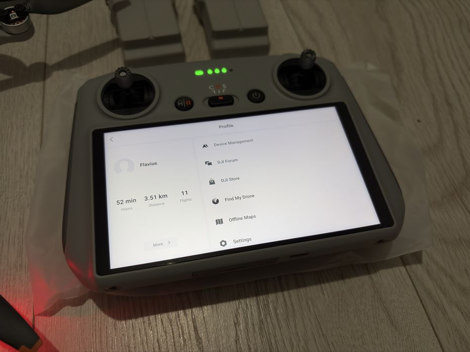 Drona DJI Mini 3 Fly More Combo + Smart Controller
