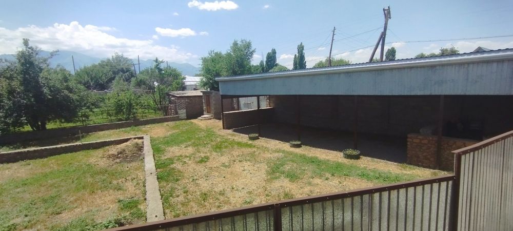 Продается Дом в центре Мерке