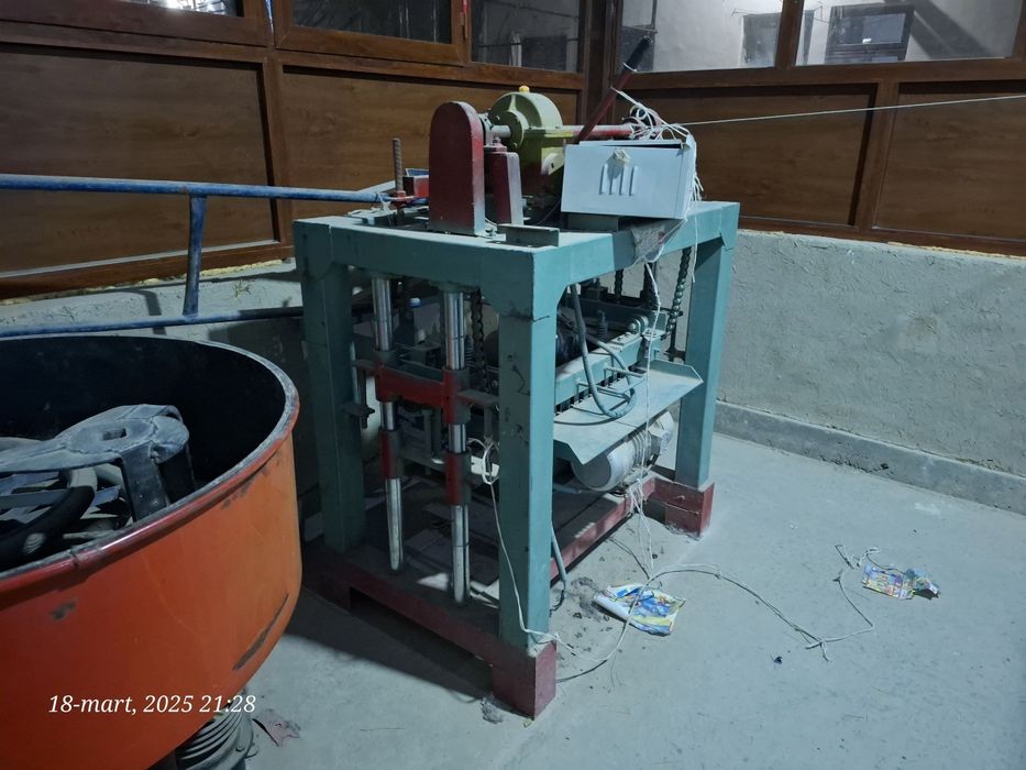 Shlakablok ishlab chiqaradigan aparat komplekt ishlatilmagan.