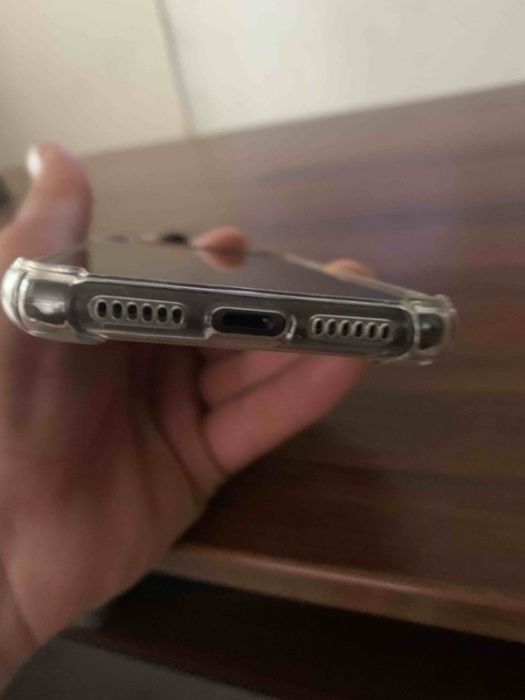 Продам айфон 11 64 гб Срочно