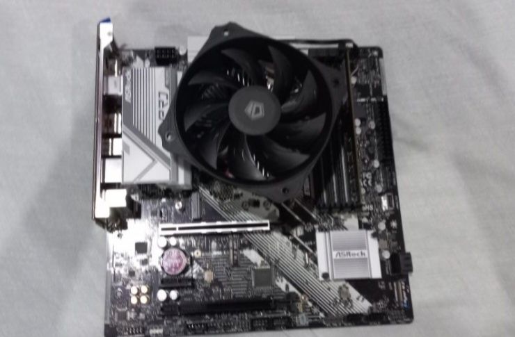 Игровая  asrock b760m rs/d4