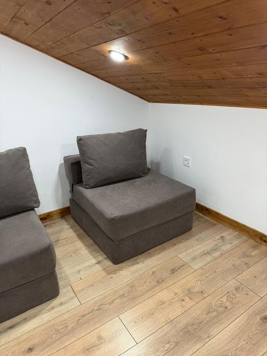 Продам бескаркасные диван и кресло