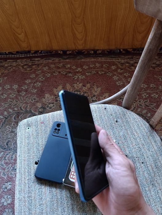 Продавам Poco m4 pro