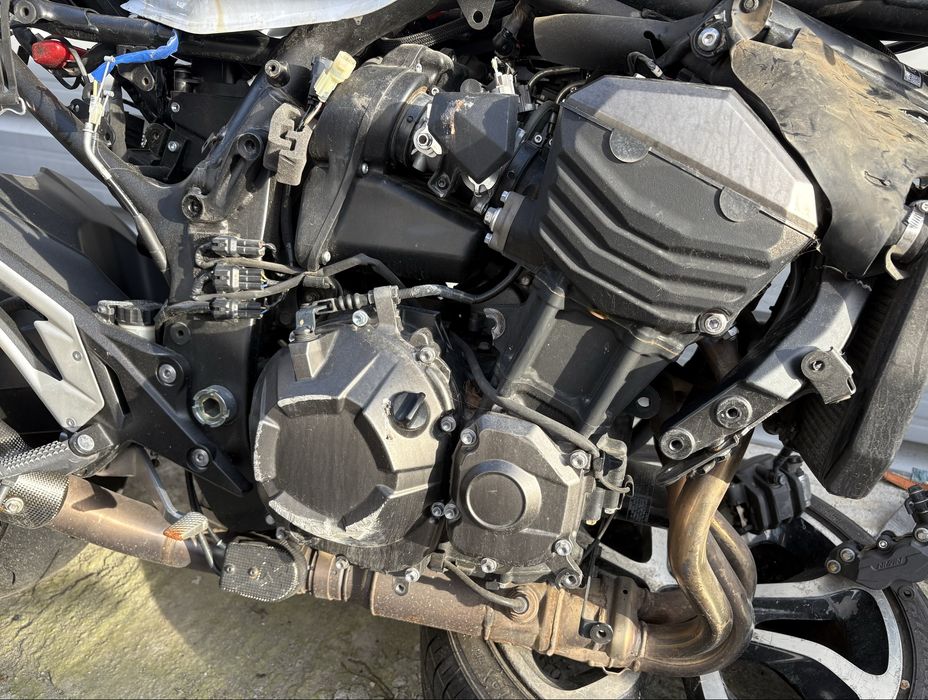 Kawasaki Z800 части