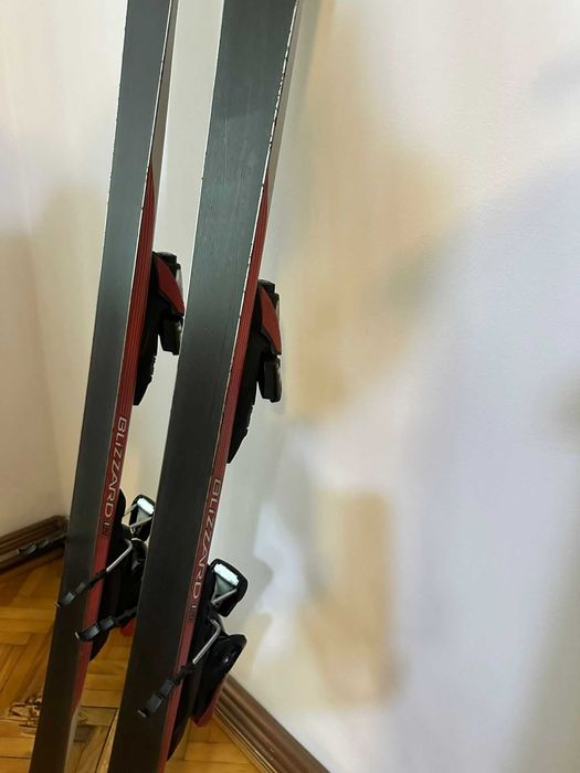 Schiuri BLIZARD XO - 159 cm