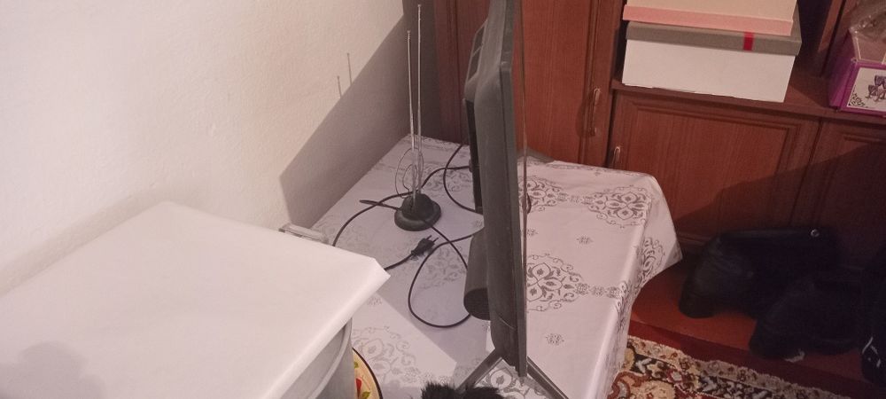 Продам телевизор за 70к можно по торговася