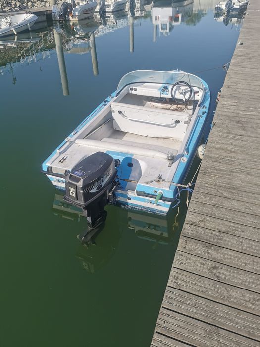 Vand barca cu motor 25 cai