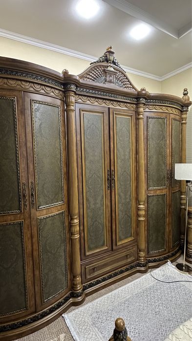 Продам спальный гарнитур