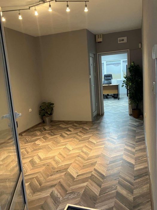Дава се под наем Офис в Варна, ВИНС - 50 кв.м за 425 € - Снимка #1