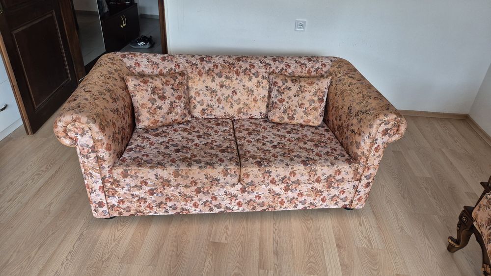 Канапе и две кресла