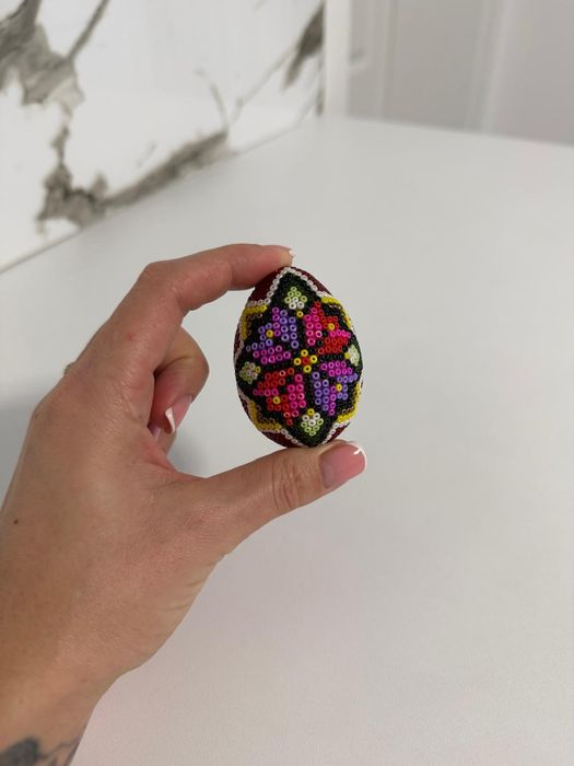 Oua cu margele. Decor de Paști.