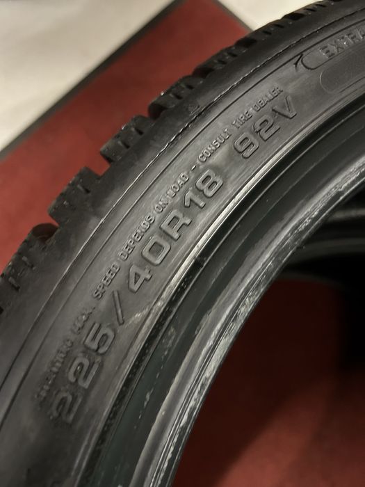 225/40/18 Dunlop Нови Зимни 2 броя