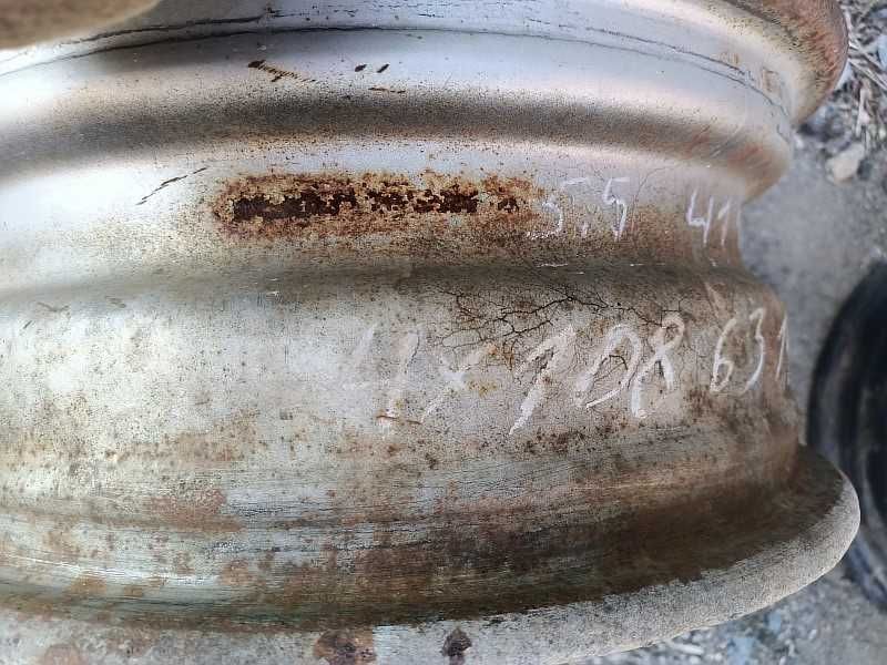 Продам ОДИН оригинальный металлический диск на Ford