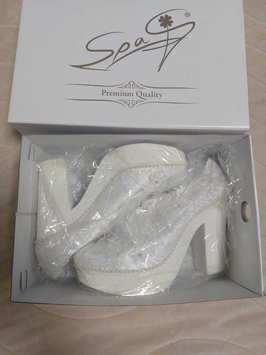 Дамски обувки кецове