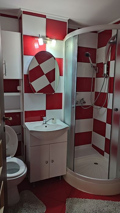 De  închiriat, apartament 2 camere.