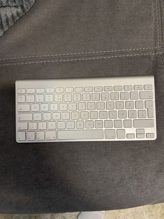 Vand tastatura apple wirless