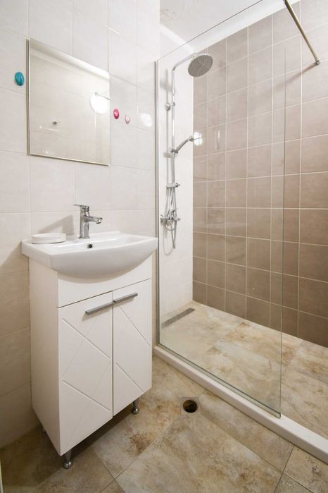 Продава се Двустаен апартамент в София, Център - 64 кв.м за 789 €/кв.м - Снимка #2