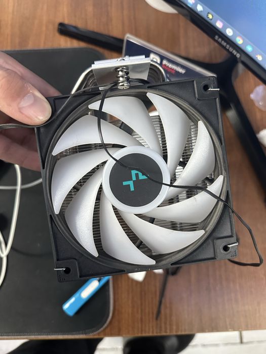 Процессор AMD Ryzen 5 8400F