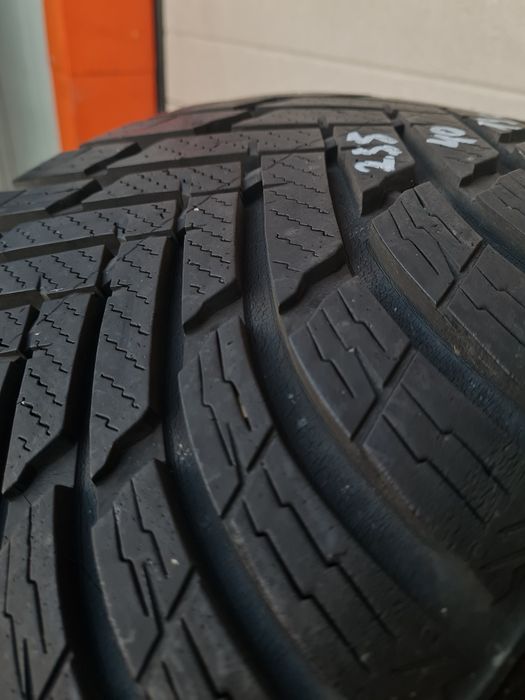 Всесезонни гуми 2 броя NOKIAN WeatherProof 255 40 R19 дот 3718