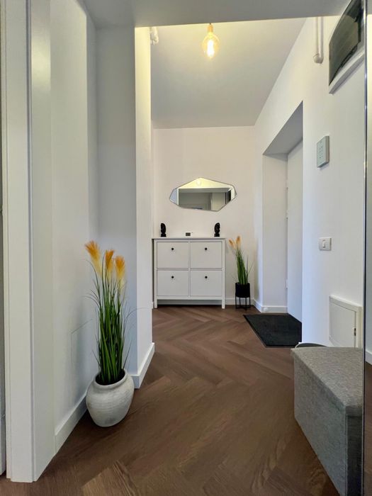 Inchiriez apartament  2 camere ( Nou )