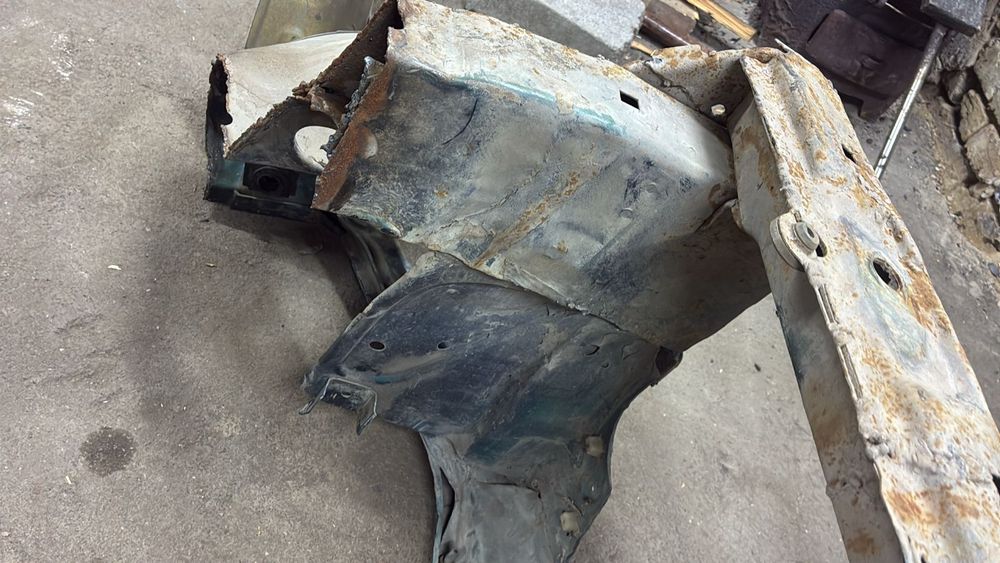 Продам телевизор на opel omega b