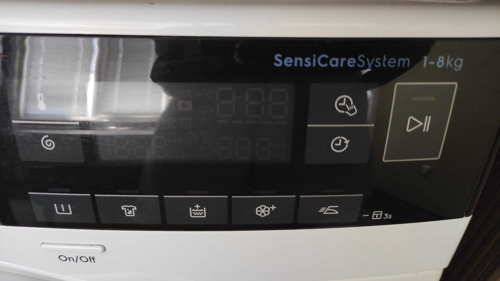 Пералня Electrolux PerfectCare 600