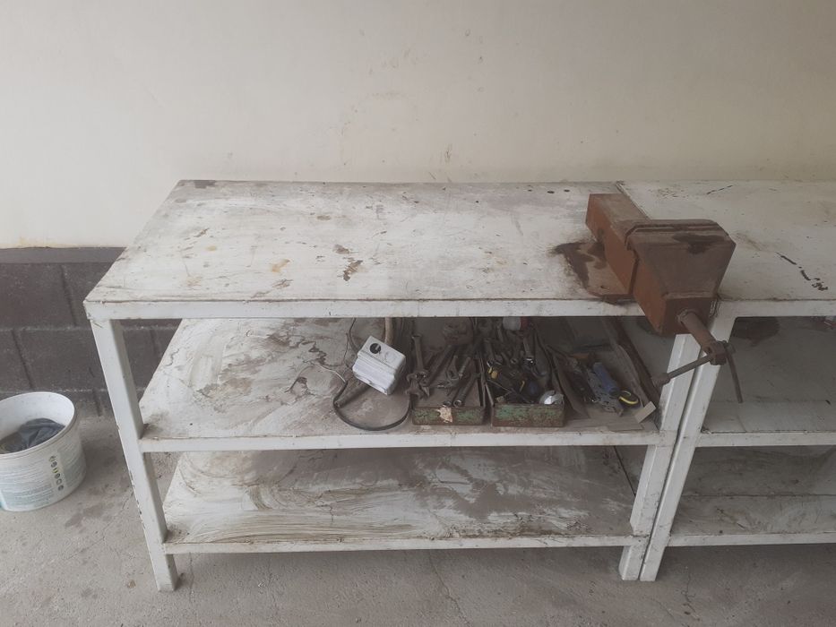 Столы  слесарные