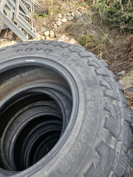 Toyo M/T 265/70/17