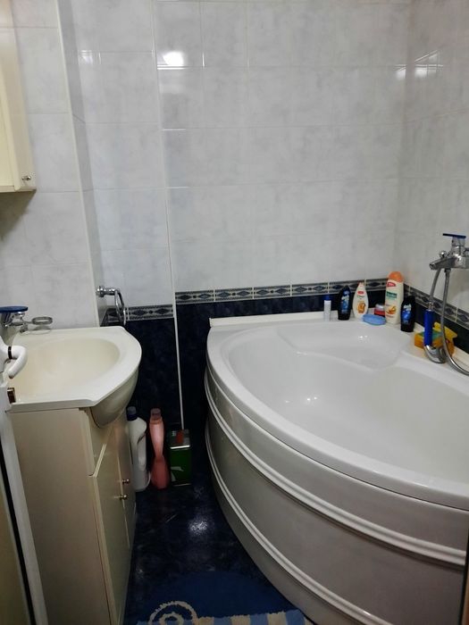 Продава се Тристаен апартамент в Пазарджик, Идеален център - 105 кв.м за 1429 €/кв.м - Снимка #4