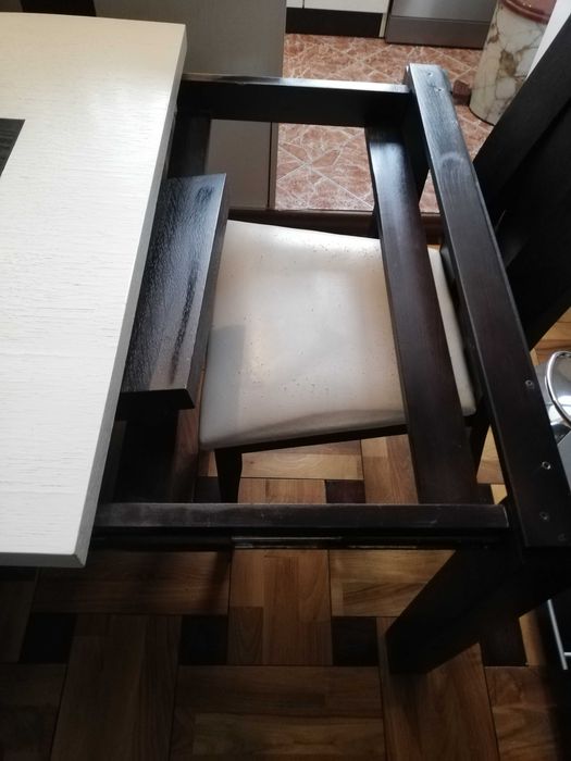 Трапезна масивна маса