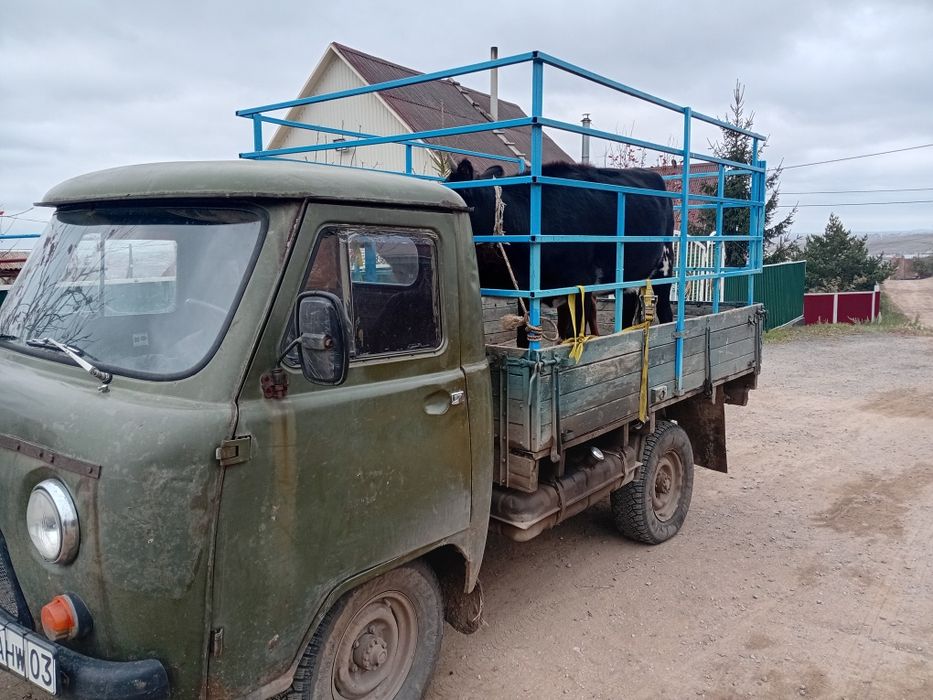 Продам уаз бортовой