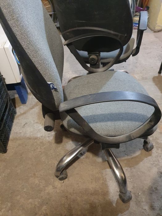 Продается офисное кресло.