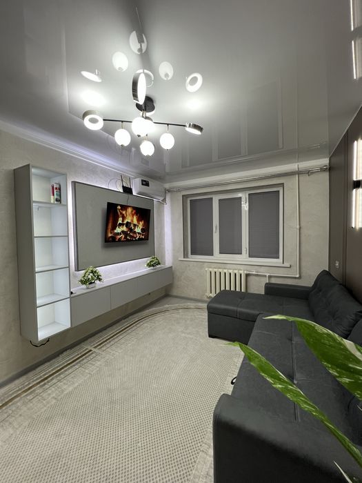 5 квартал Метро Новза! 1 комнатная / 3 этаж - кирпич (можно в ипотеку)