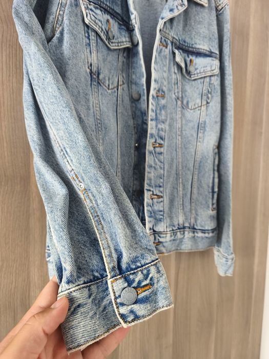 Geacă denim Pull&Bear, nu Zara, Guess